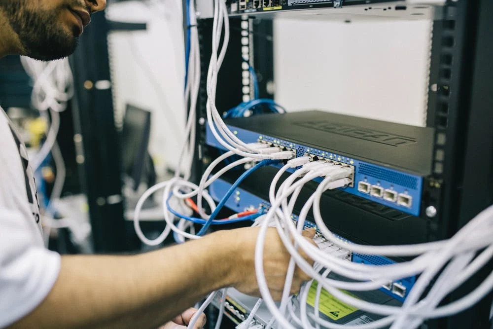 Professional optical fiber cabling installation